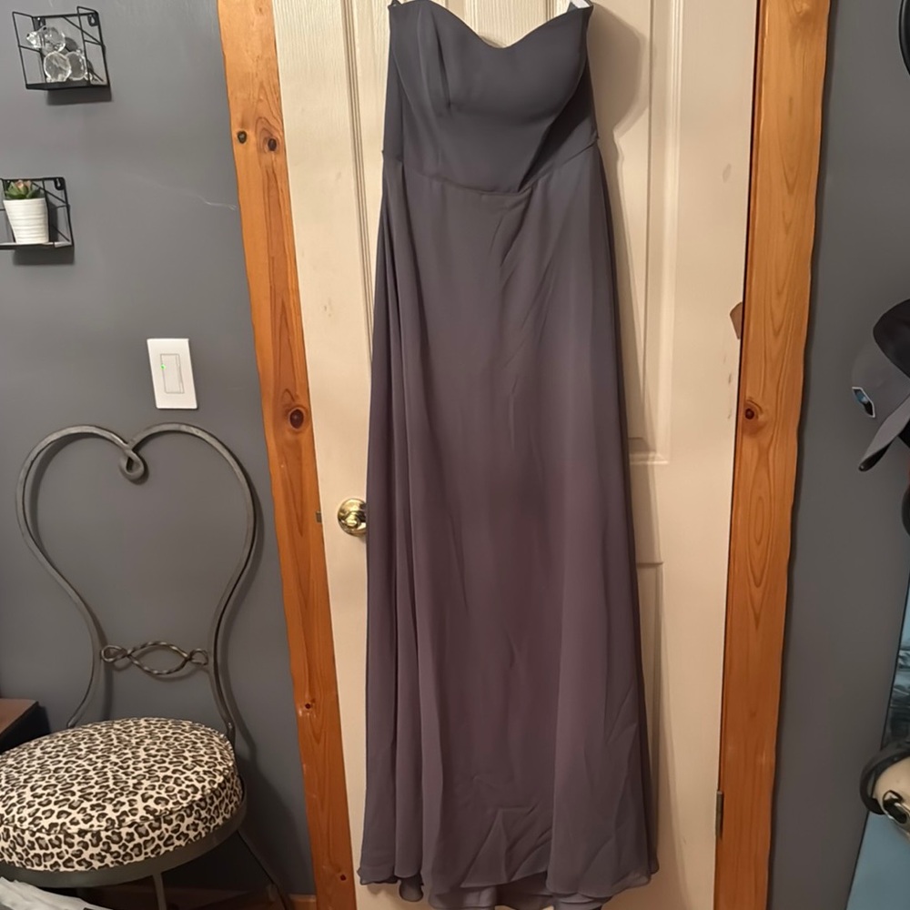 Elegant Gray Strapless Gown for Weddings
